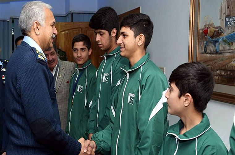 PAF chief meets Pakistan Junior Squash team