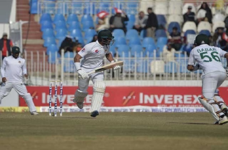 Pakistan reaches 95-2