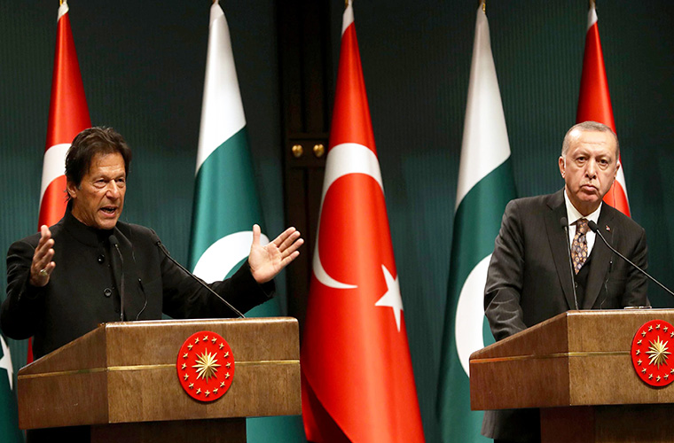 Pakistan and Turkey agree to stay in close contact on all issues