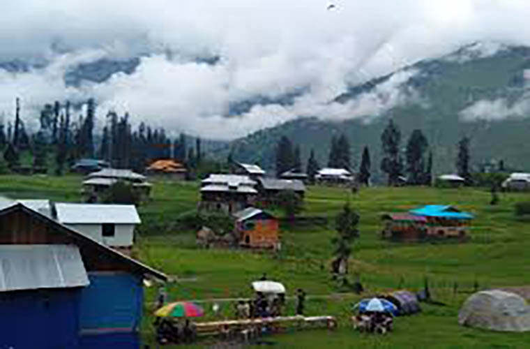 AJK govt bans tourists for three weeks